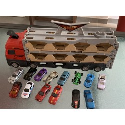 Camion transporteur de voiture