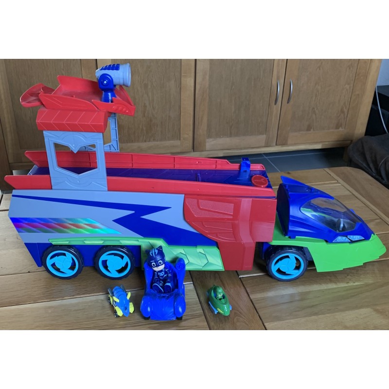 Camion et figurines Pyjamasques